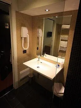 ***  Hotel Monopole Milán Italia
