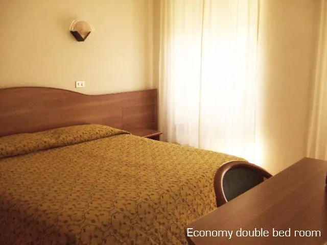 ***  Hotel Monopole Milano Italia