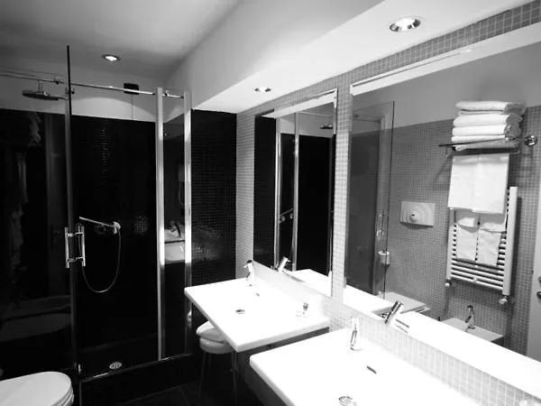 Hotel Monopole Milan 3*,